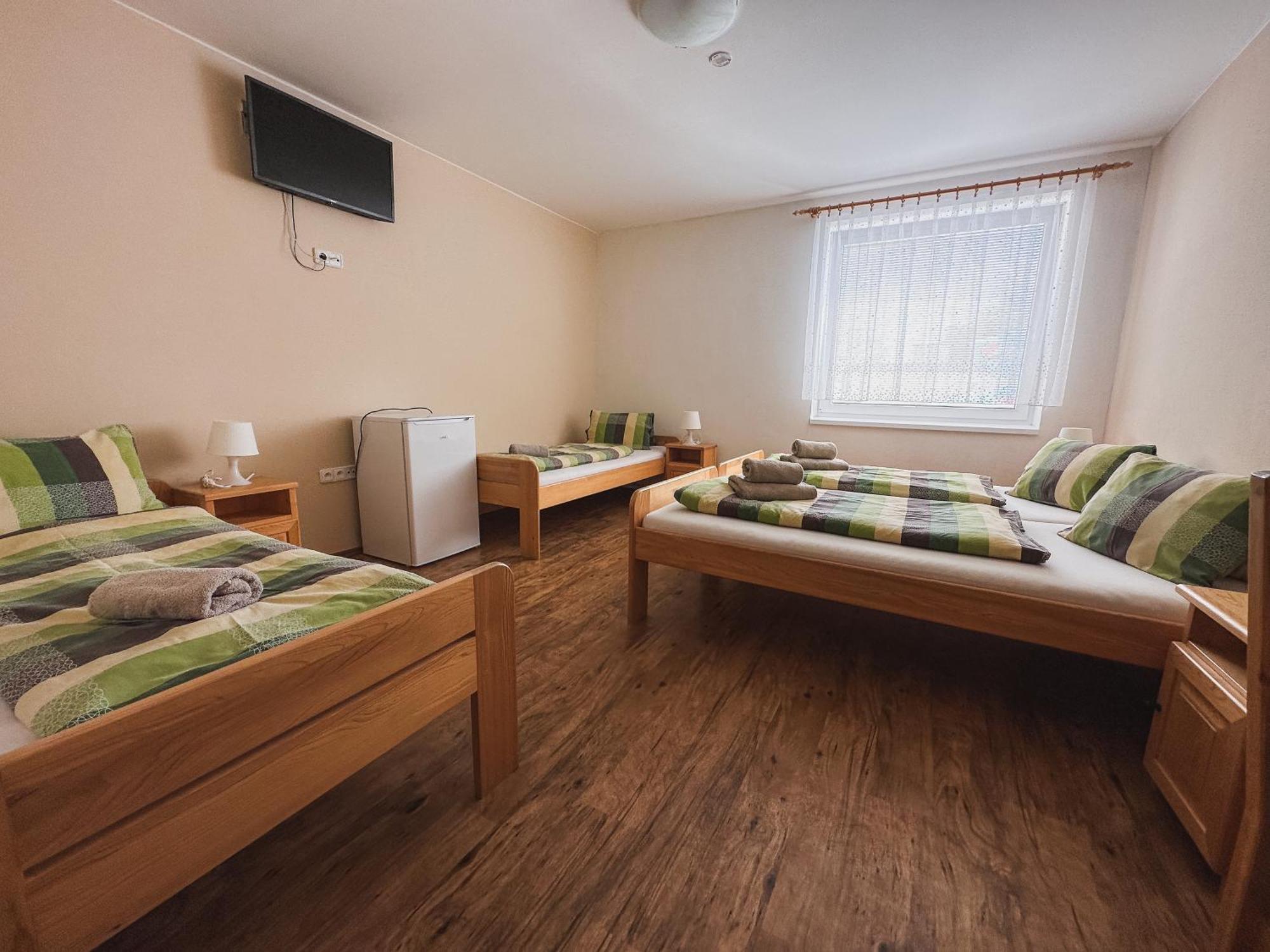 Penzion Vinařský dům PÁLAVA Strachotin Esterno foto